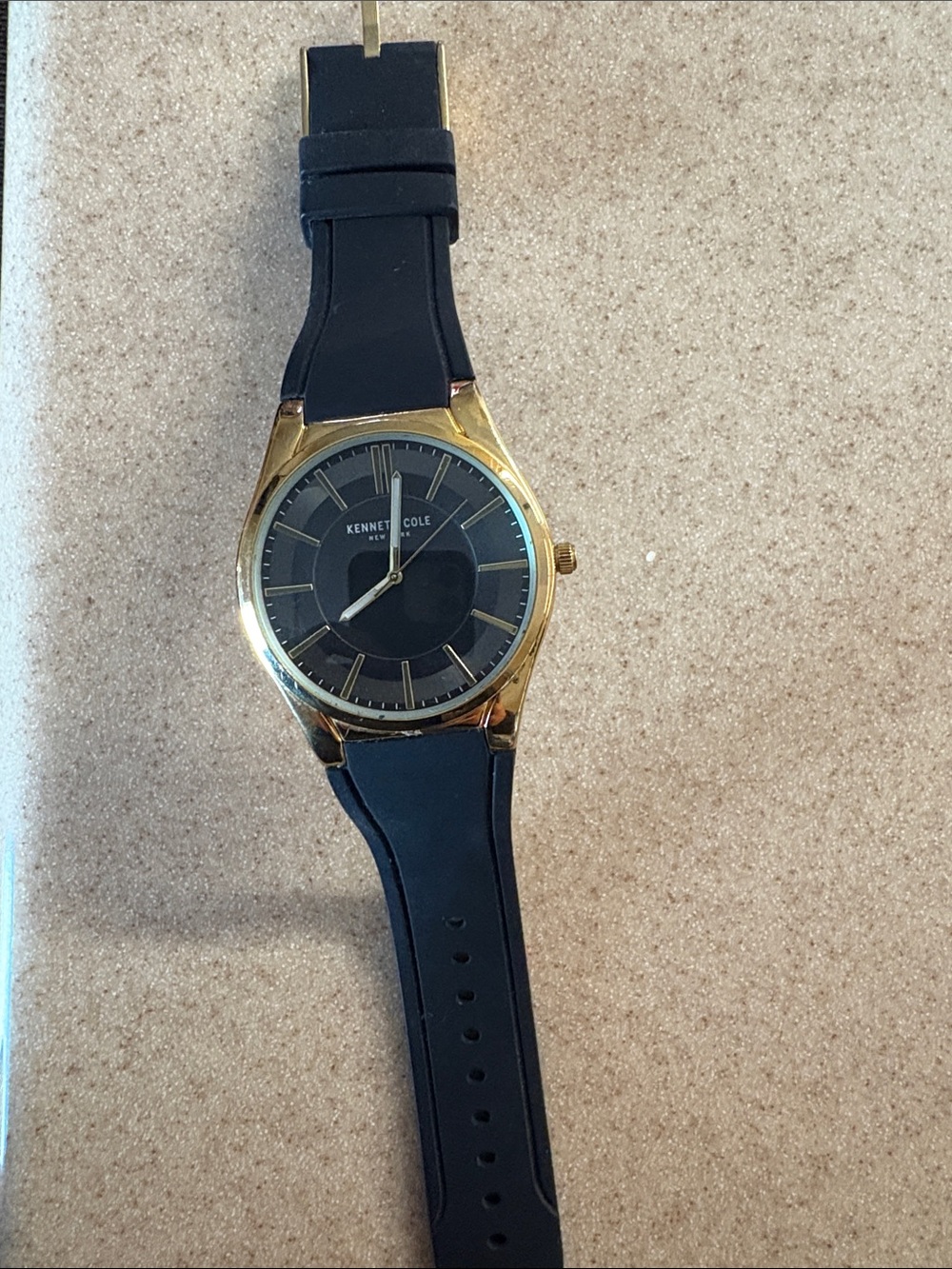 Kenneth Cole men's quartz watch